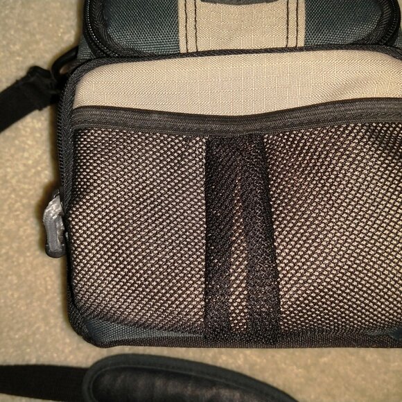 Sumdex Fully Padded Generic Camera Bag in Mint Conditions - Picture 3 of 10